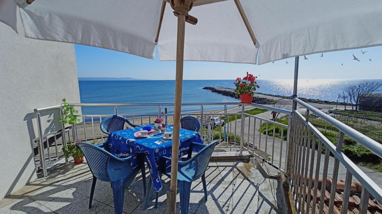 Nikolovi Home Apartments Pomorie Eksteriør billede