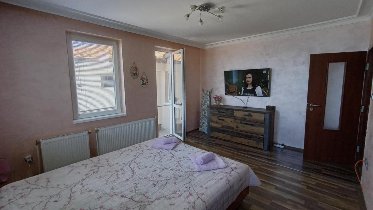 Nikolovi Home Apartments Pomorie Eksteriør billede