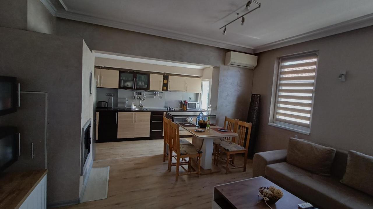 Nikolovi Home Apartments Pomorie Eksteriør billede